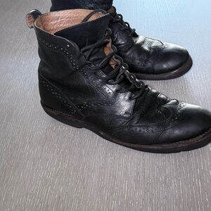 Frye Black Wingtip Lace-Up Boots Size 11D – Sole Wear & Tear